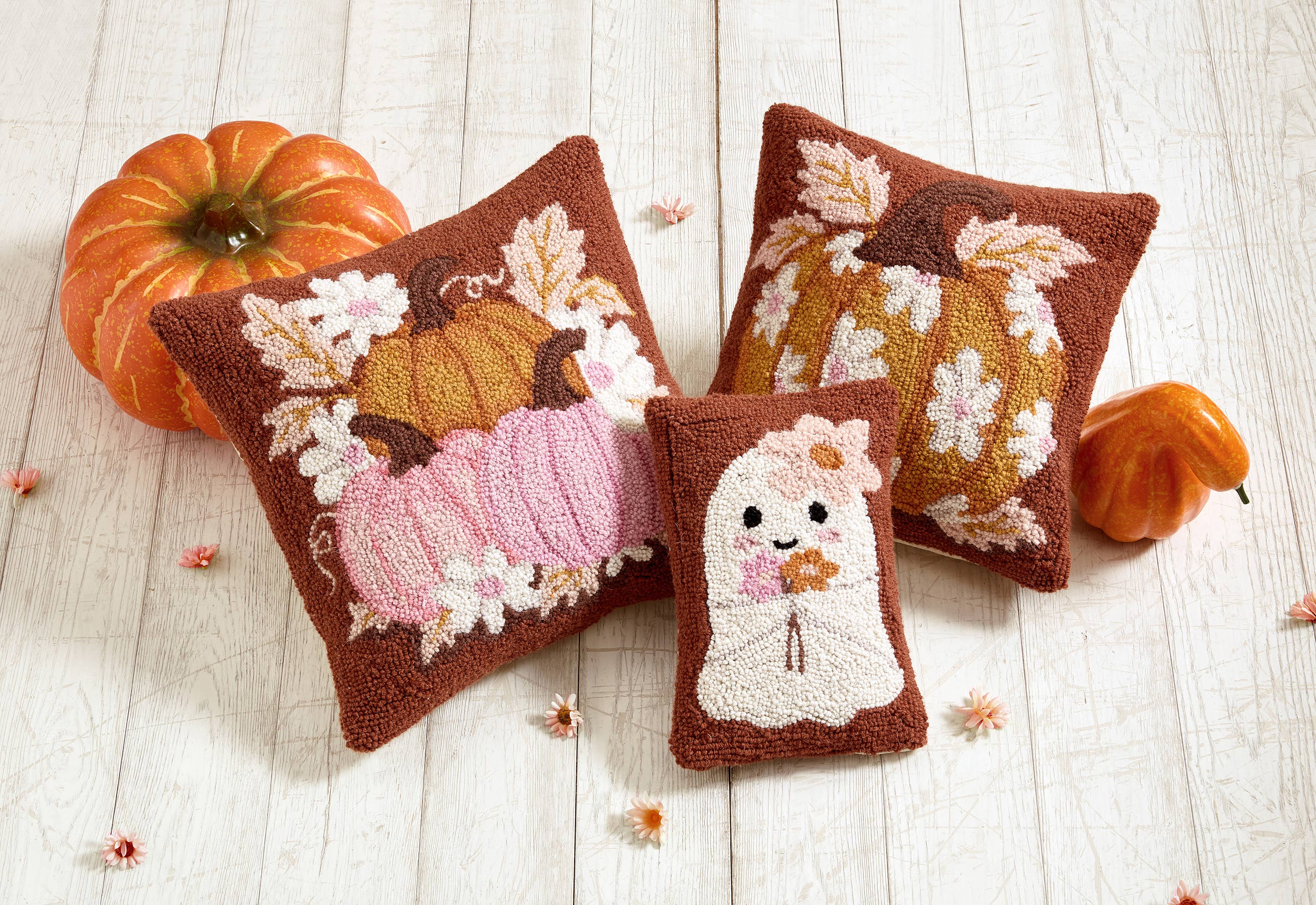Daisies On Pumpkin Hook Pillow