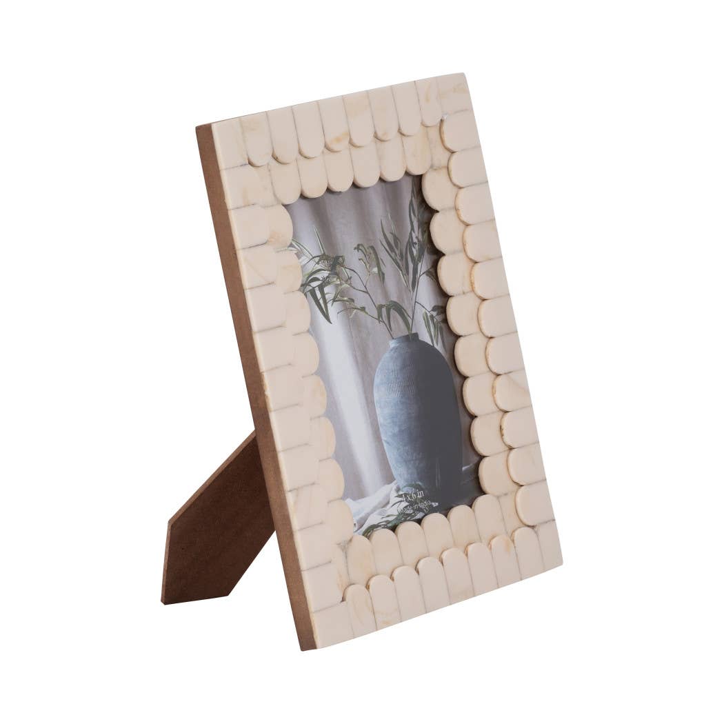 Picture Frame - Ivory Resin Scalloped Edge Decor, 4x6 in.