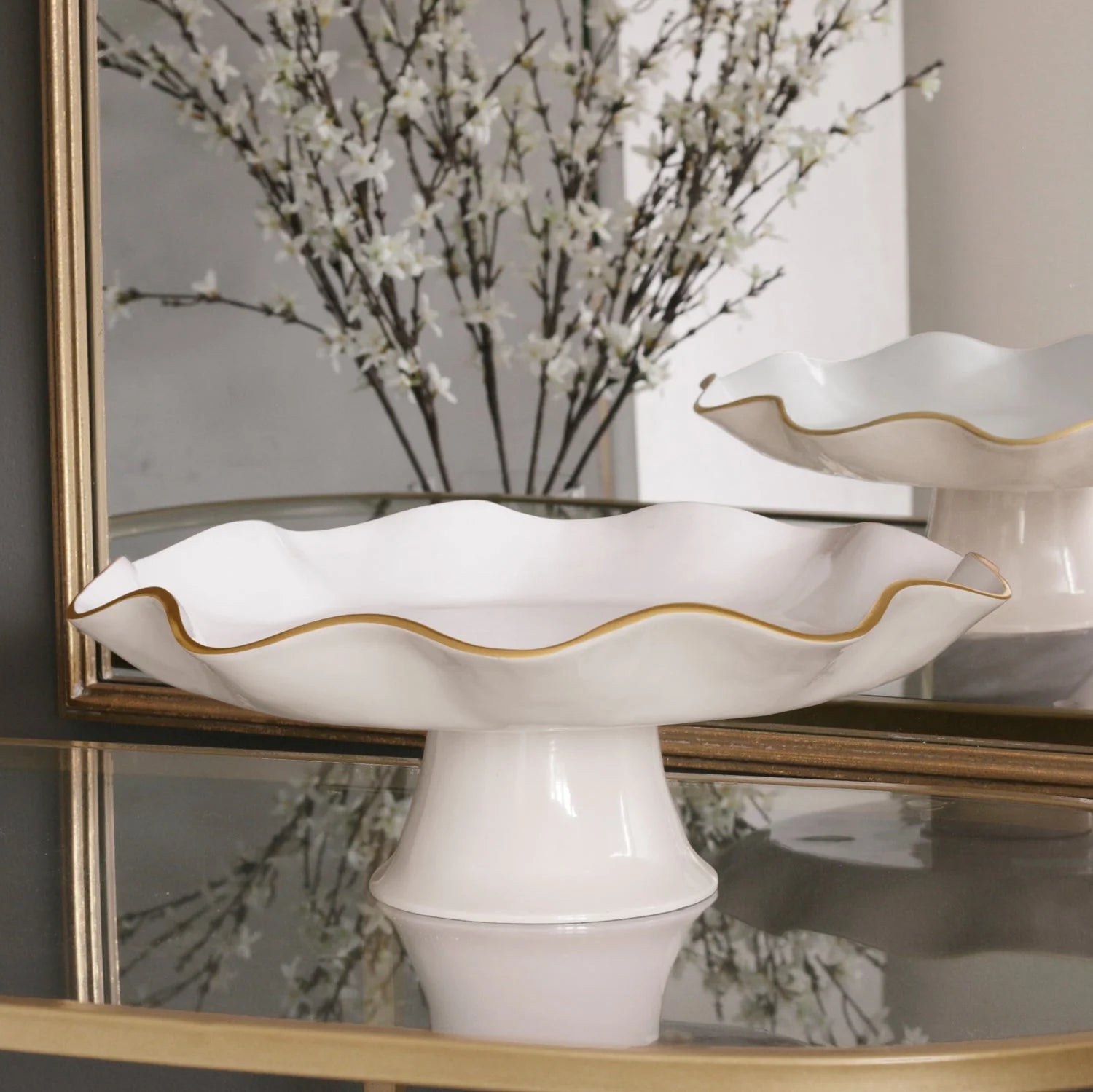 ENCANTO Carola Pedestal Cake Plate | Cream & White