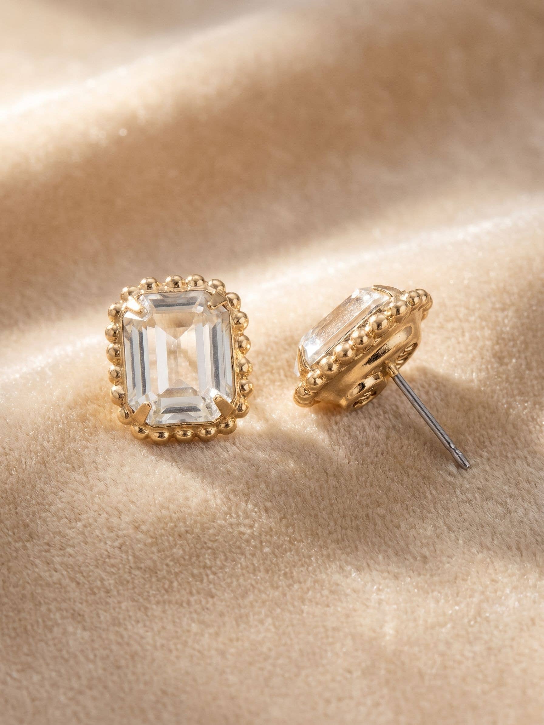 Octavia Scalloped Stud Earrings - EBW18BGCRY: Clear