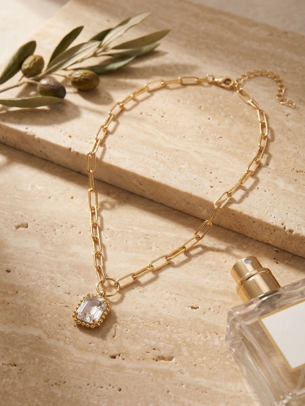 Octavia Scalloped Pendant Necklace - NGA1BGCRY: Clear