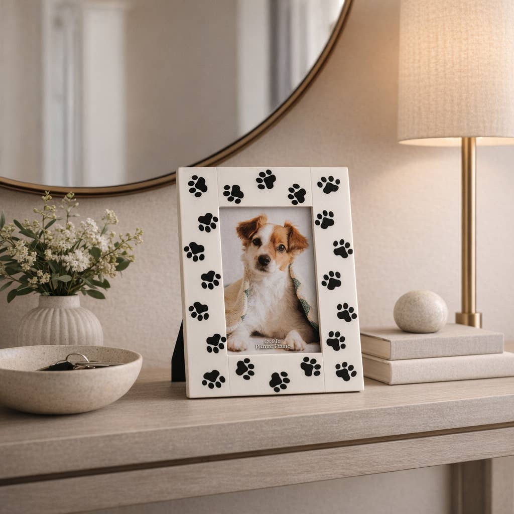 Picture Frame - White/Black Resin Wood Paw Prints, 4x6 in.