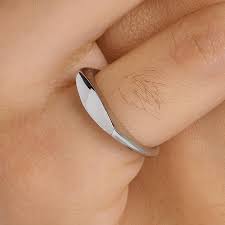 ESSENTIAL RING