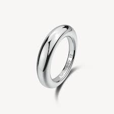 ESSENTIAL RING