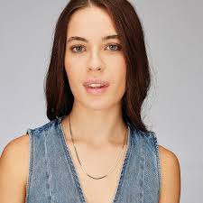 ESSENTIAL NECKLACE