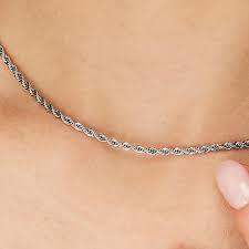ESSENTIAL NECKLACE