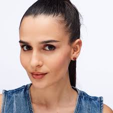 ESSENTIAL EARRINGS