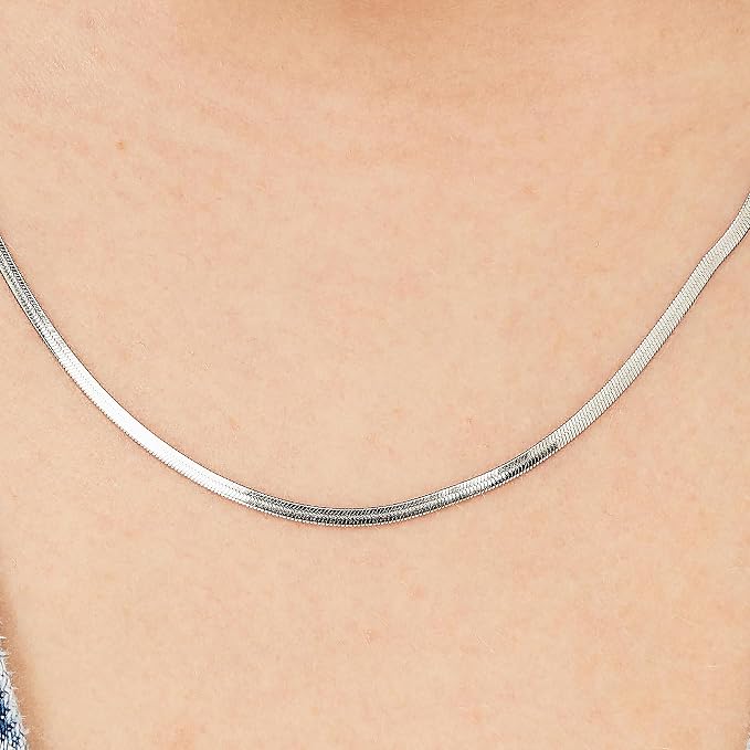 ESSENTIAL NECKLACE