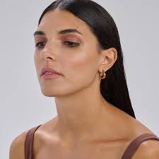 ESSENTIAL EARRINGS
