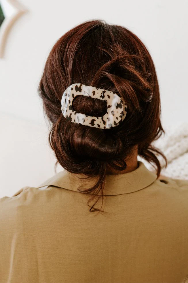 Blonde Tortoise Flat Round Hair Clip