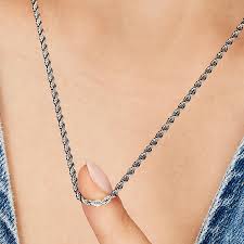 ESSENTIAL NECKLACE