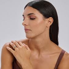 ESSENTIAL RING