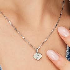ESSENTIAL NECKLACE