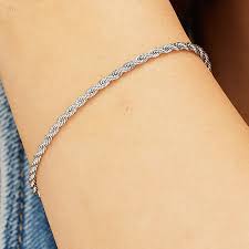ESSENTIAL NECKLACE